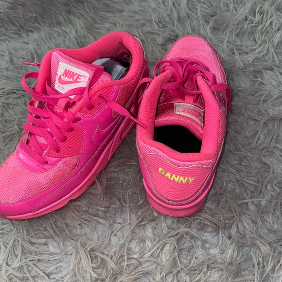 NIKE ID CUSTOM HOT PINK AIRMAX - Picture 1 of 4